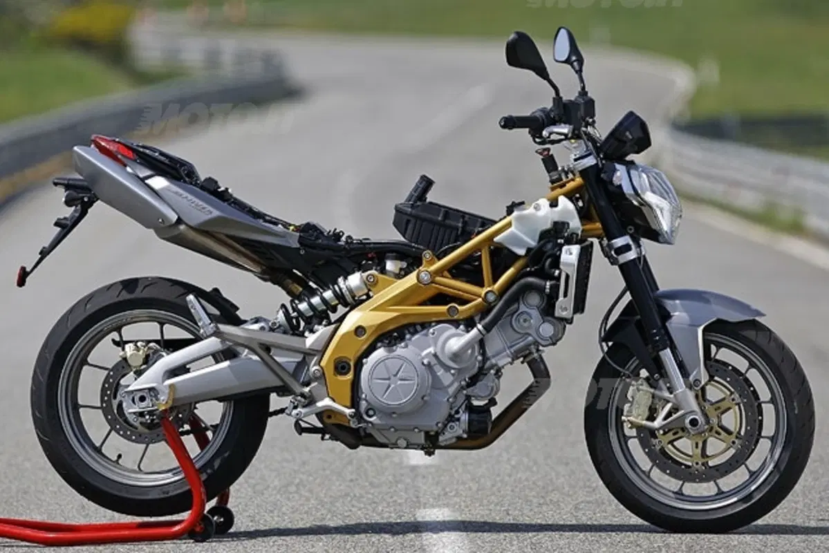 APRILIA SL Shiver 750 (3)