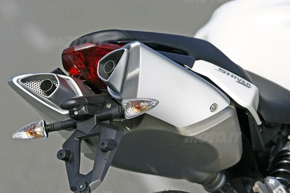 APRILIA SL Shiver 750 (5)