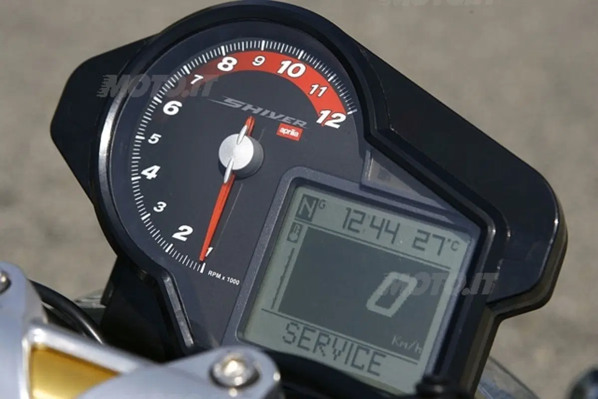 APRILIA SL Shiver 750 (6)