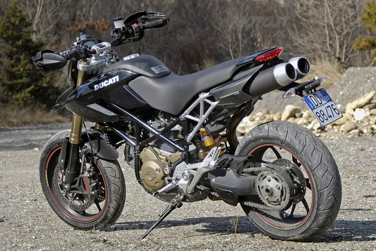 DUCATI  Hypermotard 1100 S (3)