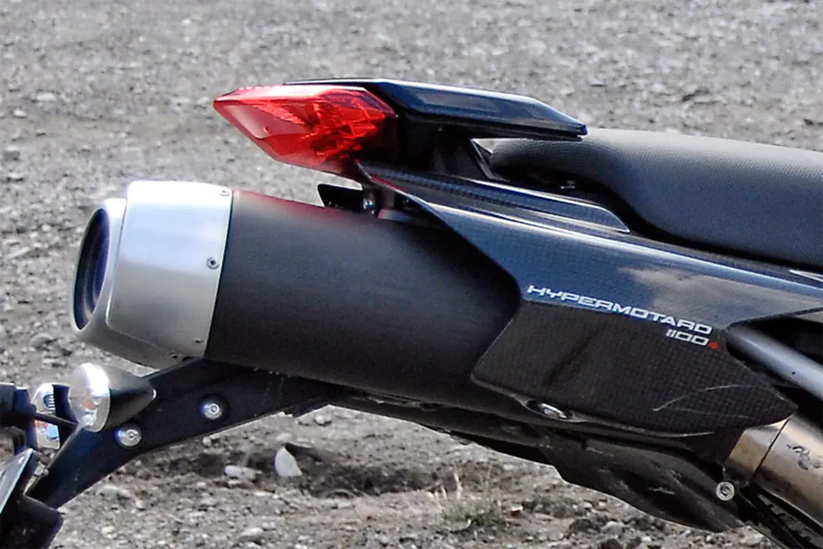DUCATI  Hypermotard 1100 S (7)