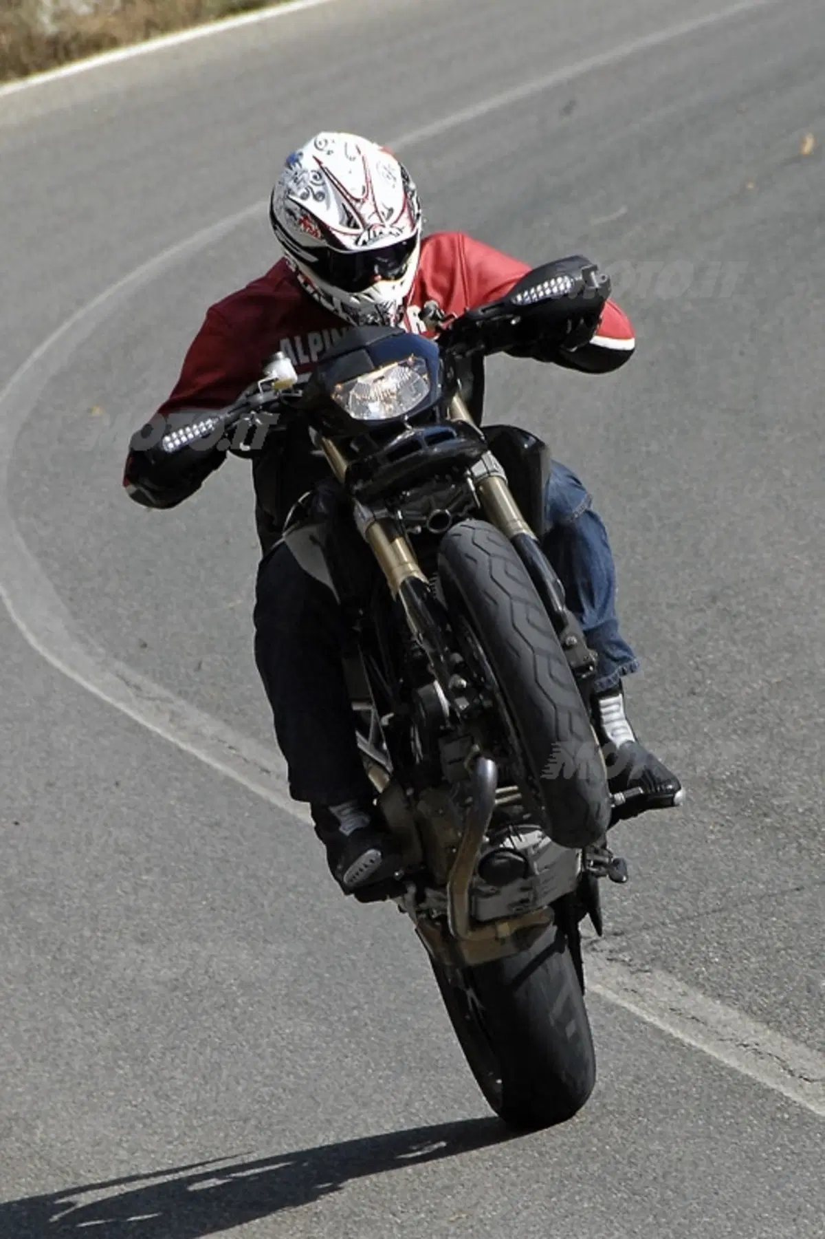 DUCATI  Hypermotard 1100 S (9)