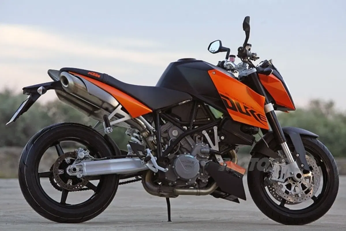 KTM 990 Super Duke (2)