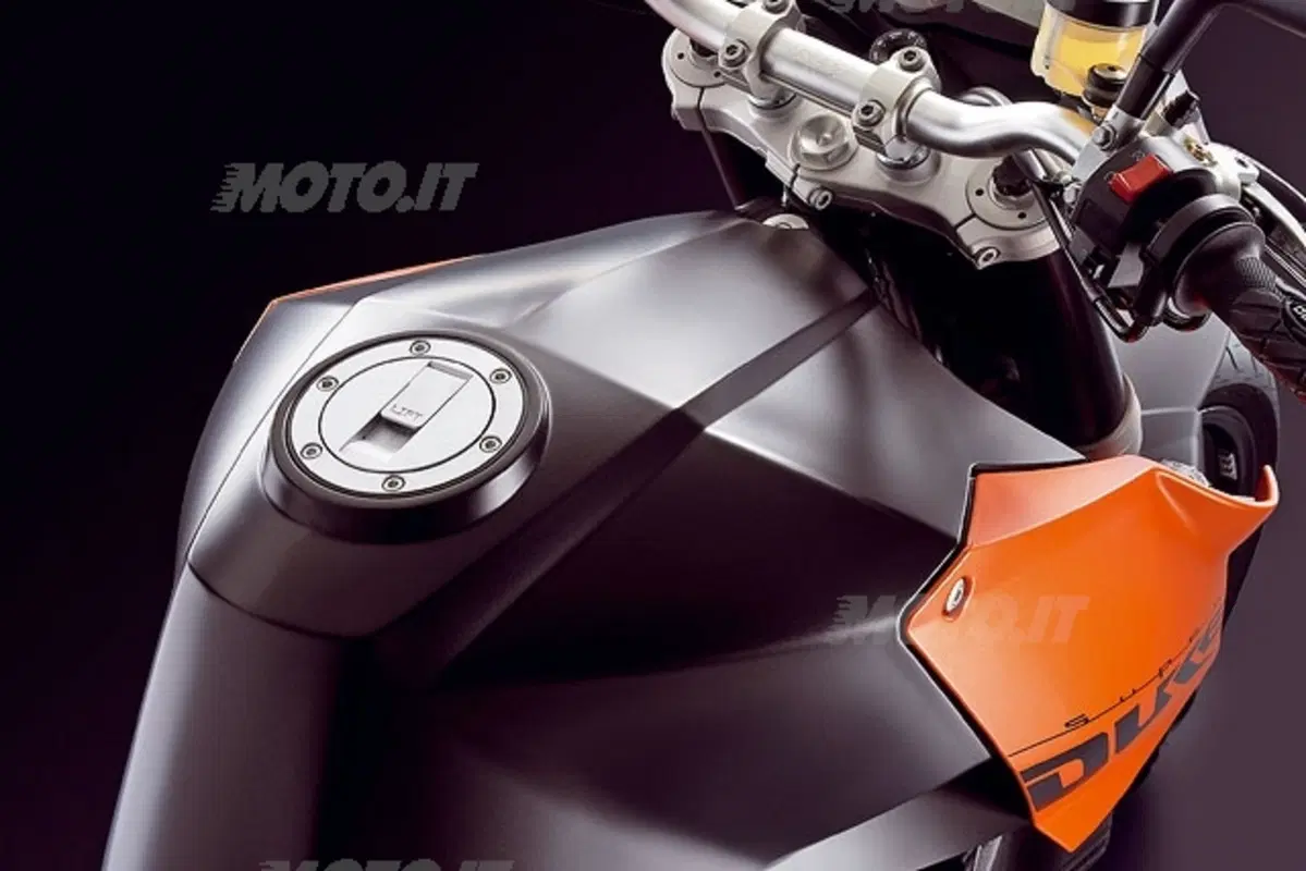 KTM 990 Super Duke (5)