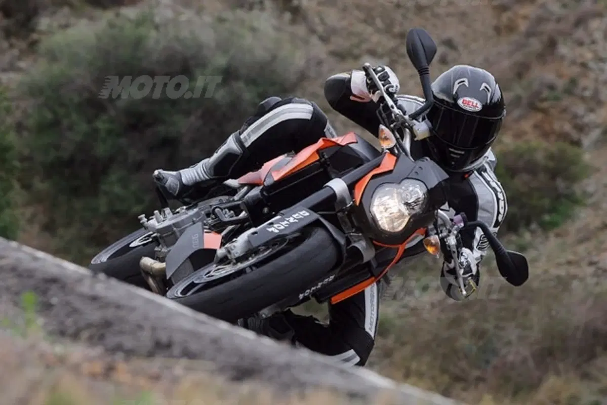 KTM 990 Super Duke (14)