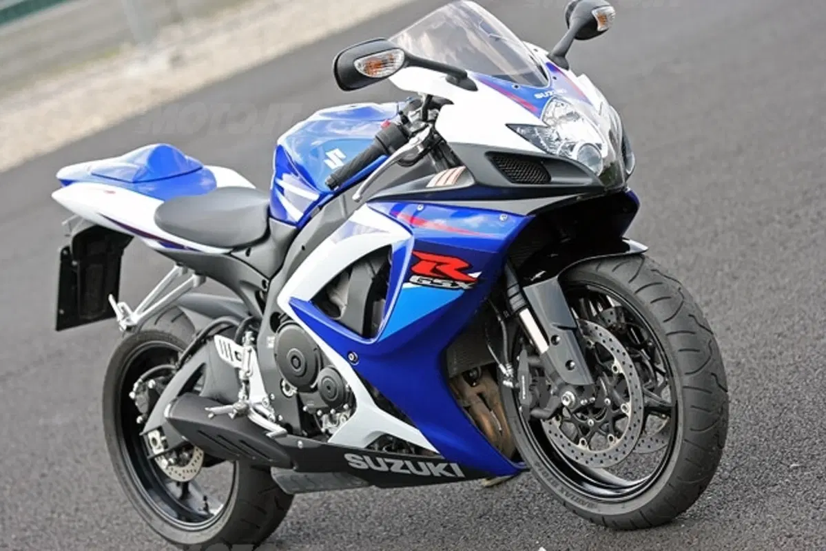 SUZUKI GSX-R 750 (3)