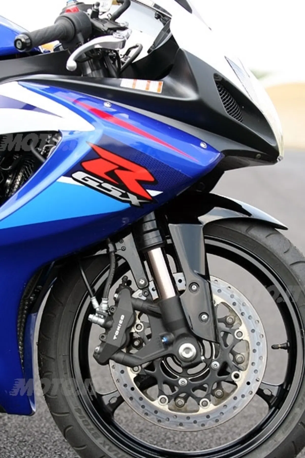 SUZUKI GSX-R 750 (6)