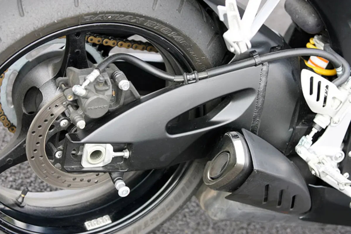 SUZUKI GSX-R 750 (8)