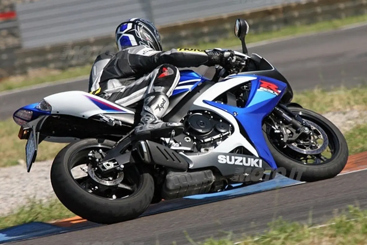 SUZUKI GSX-R 750 (11)