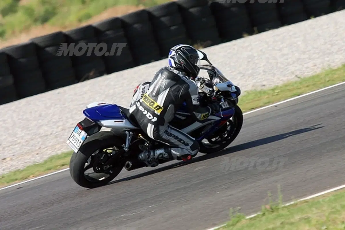 SUZUKI GSX-R 750 (13)