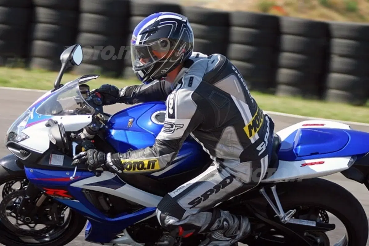 SUZUKI GSX-R 750 (14)