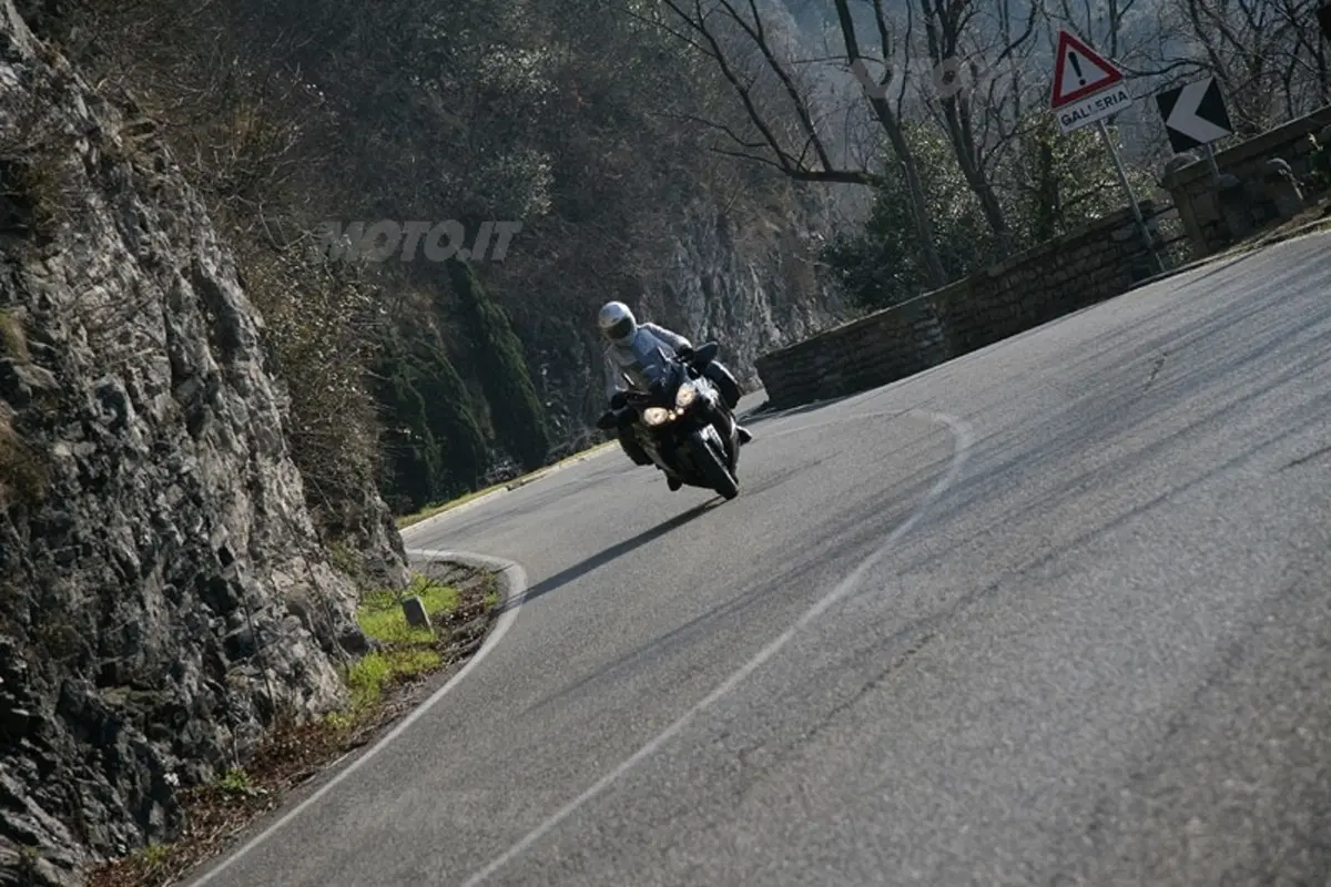 KAWASAKI GTR 1400 (9)