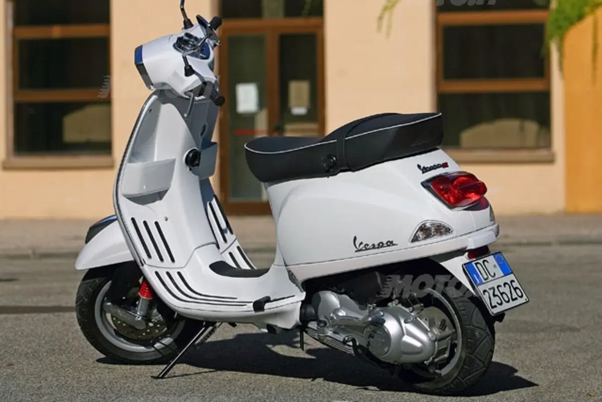 PIAGGIO Vespa S (2)