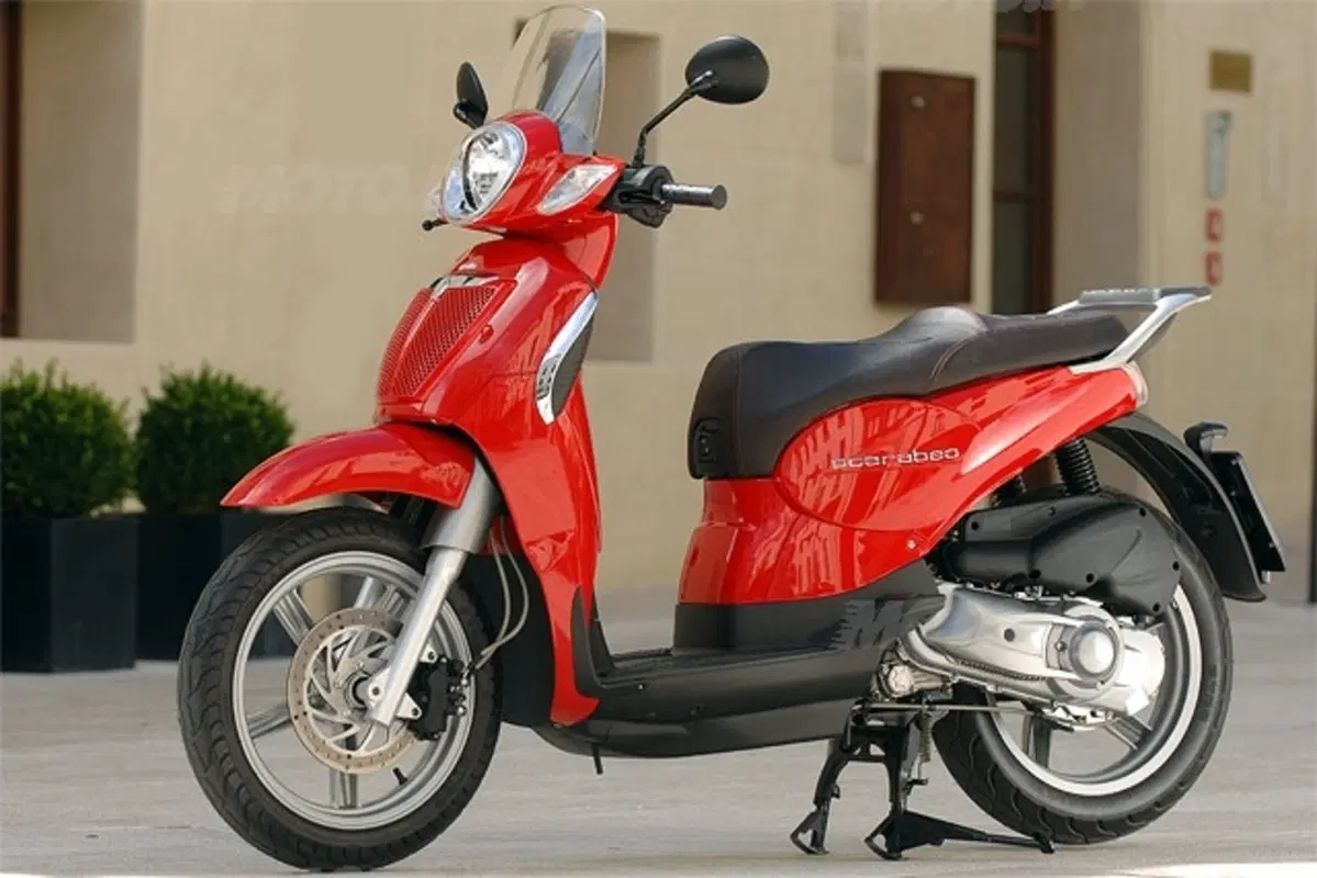 APRILIA Scarabeo 125 - 200 (2)