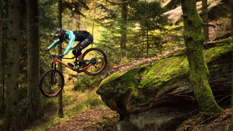 Scott presenta l'Online Shop