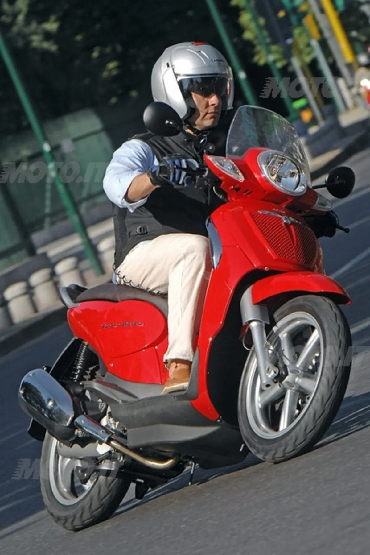 APRILIA Scarabeo 125 - 200 (10)