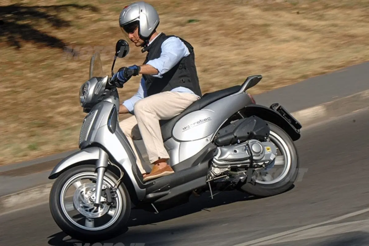 APRILIA Scarabeo 125 - 200 (11)