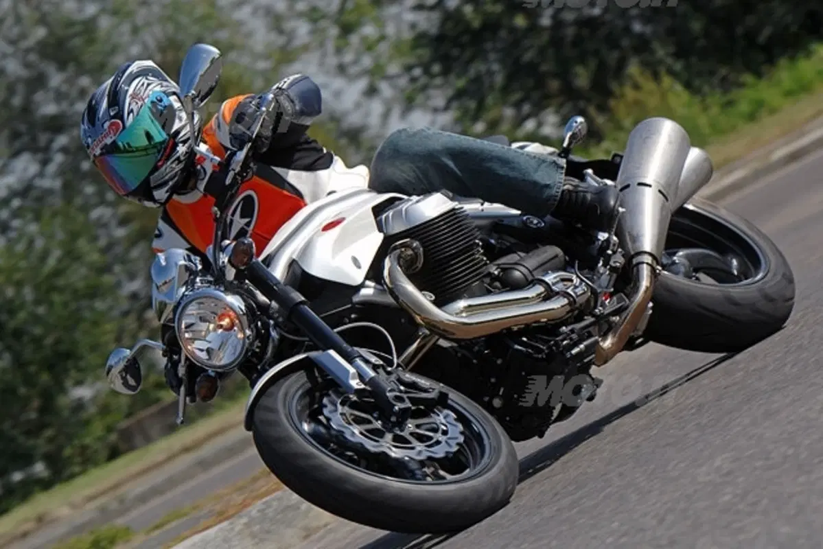 MOTO GUZZI Griso 8V (13)