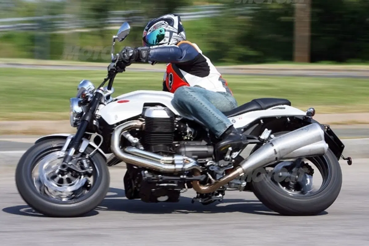 MOTO GUZZI Griso 8V (14)