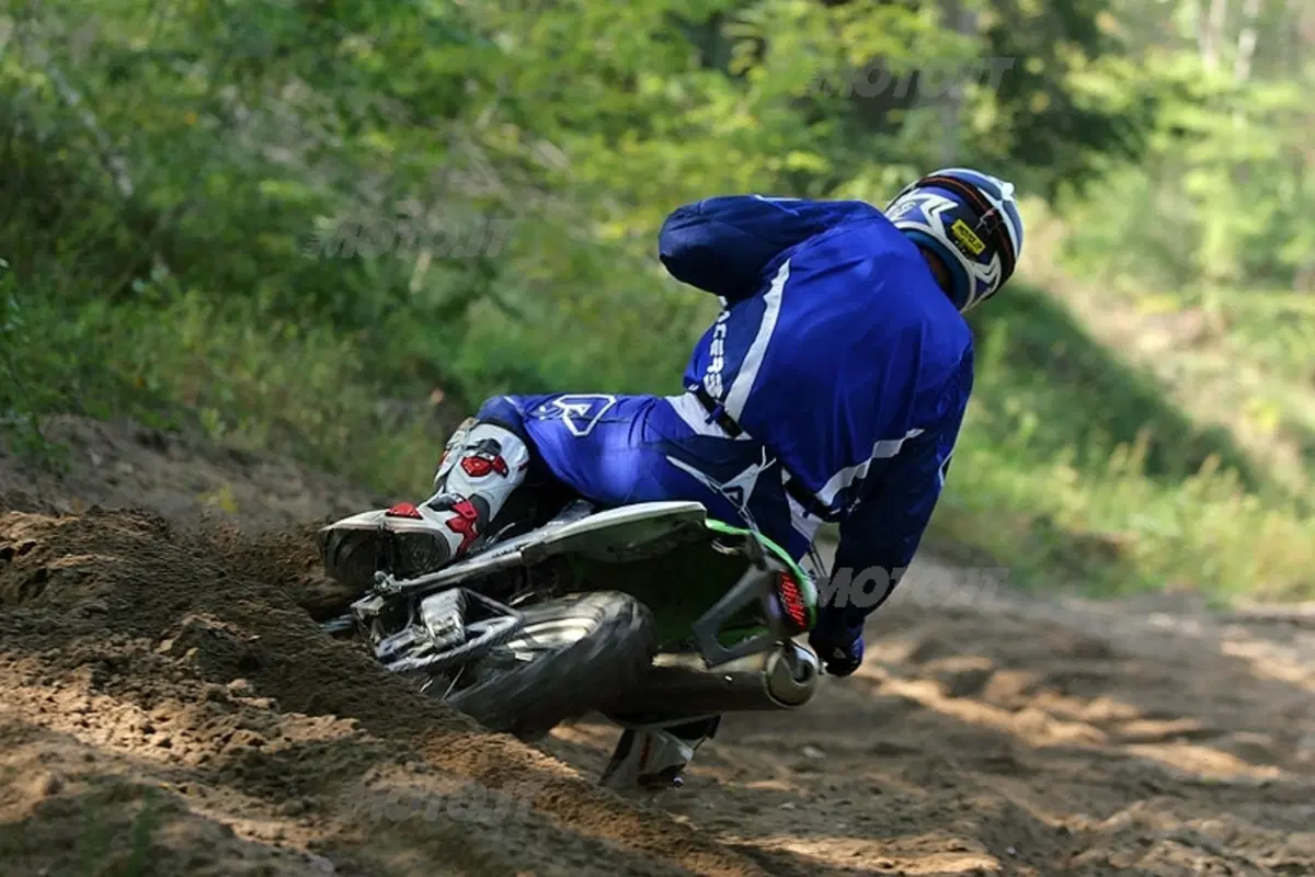KAWASAKI KLX 450 R (13)
