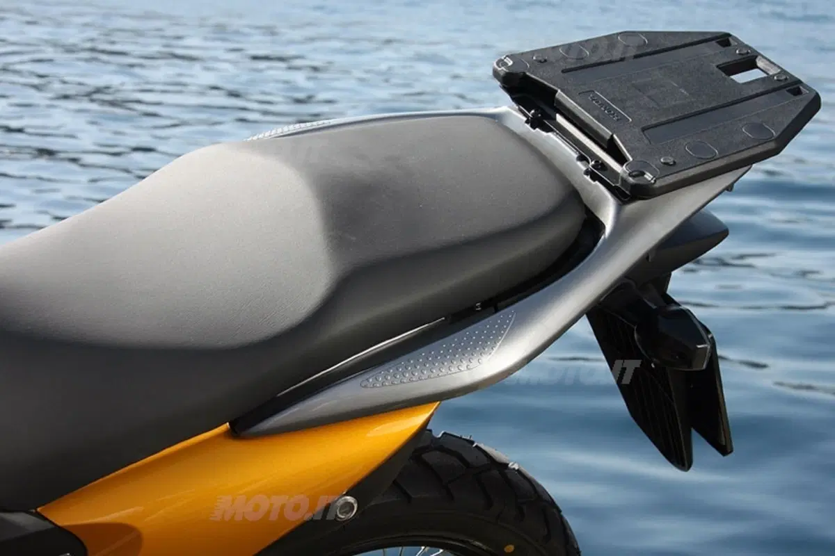 HONDA Transalp XL 700V  (9)