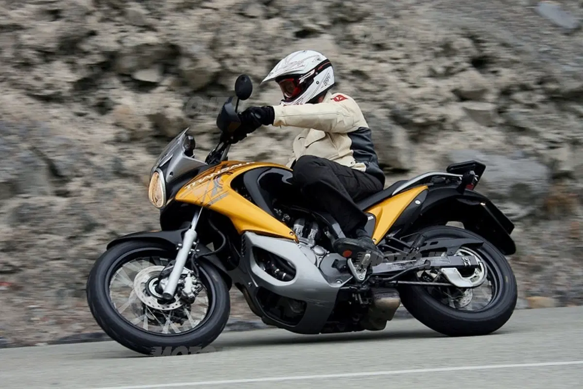 HONDA Transalp XL 700V  (12)