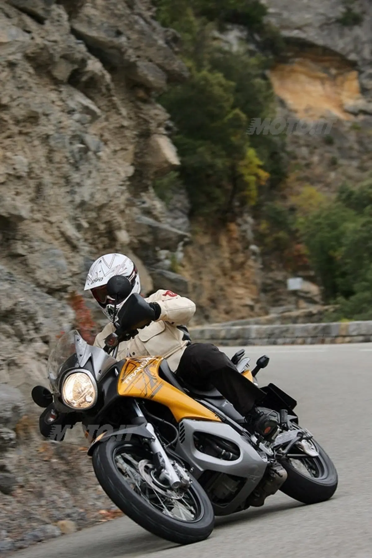 HONDA Transalp XL 700V  (13)