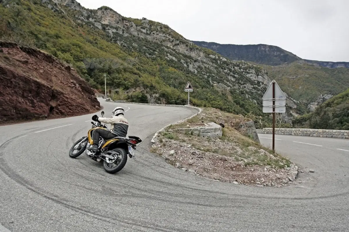 HONDA Transalp XL 700V  (19)