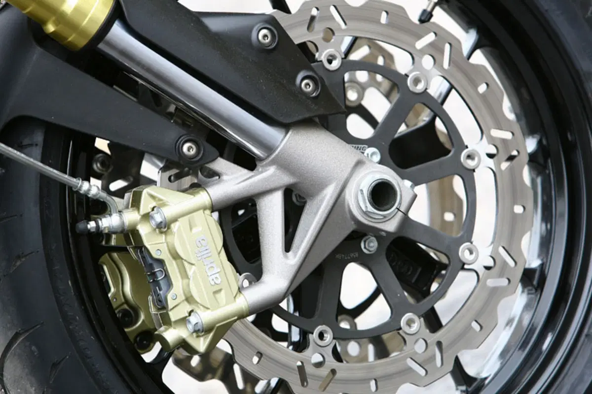 APRILIA  Dorsoduro SMV 750 (7)