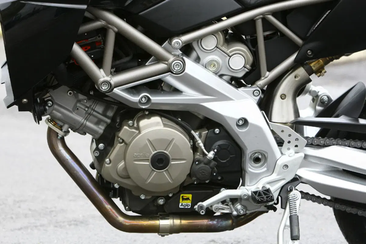 APRILIA  Dorsoduro SMV 750 (8)