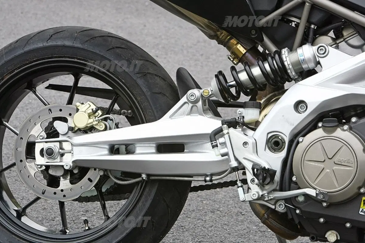 APRILIA  Dorsoduro SMV 750 (10)
