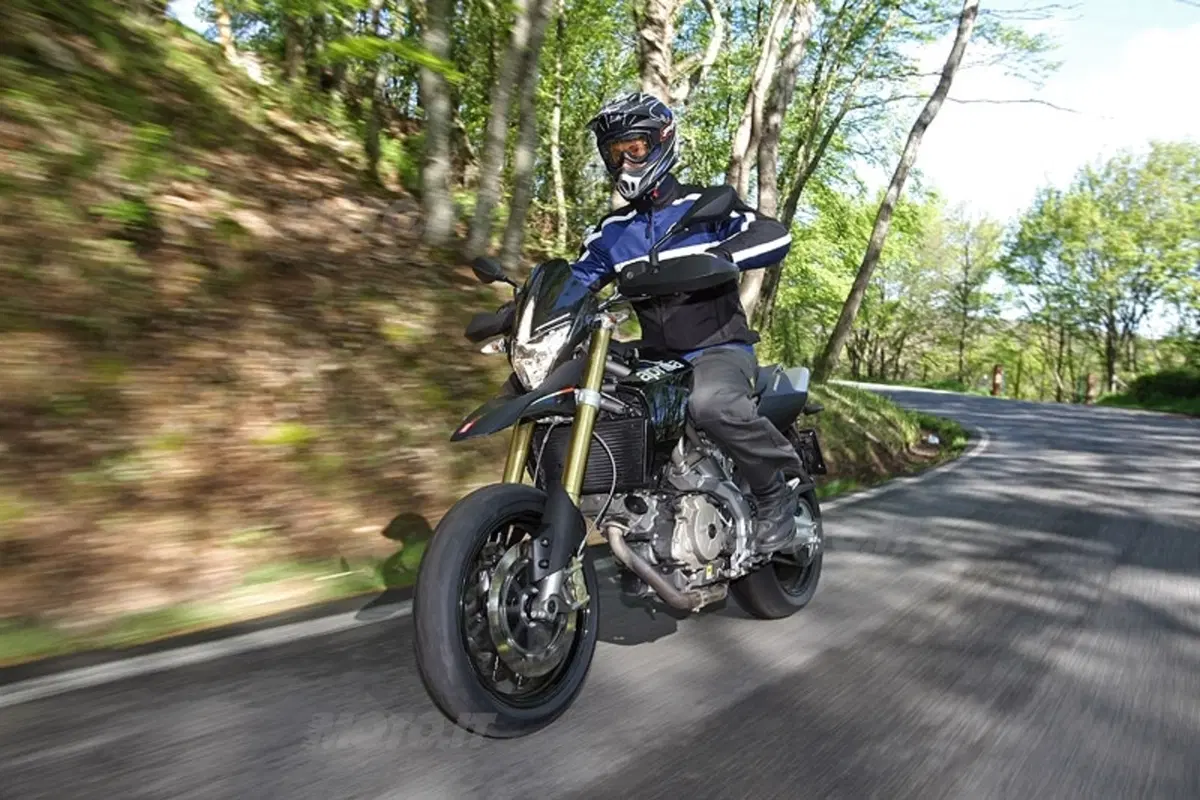 APRILIA  Dorsoduro SMV 750 (12)
