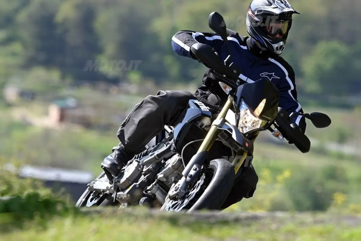 APRILIA  Dorsoduro SMV 750 (14)