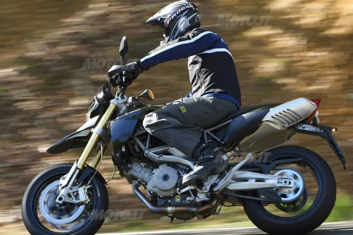 APRILIA  Dorsoduro SMV 750 (15)