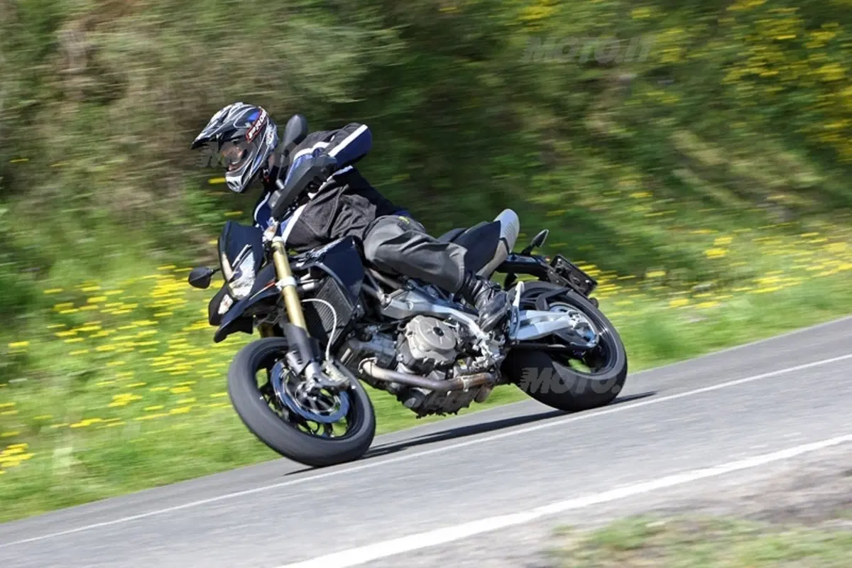 APRILIA  Dorsoduro SMV 750 (16)