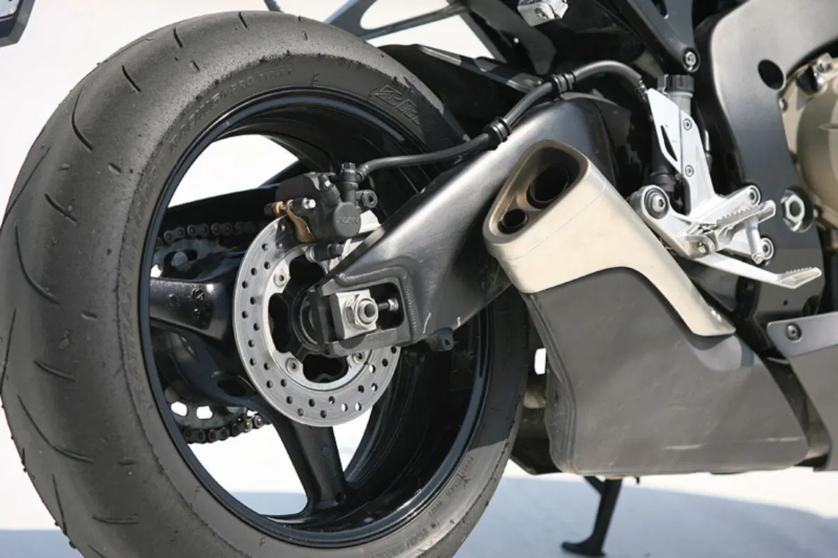 HONDA CBR 1000RR Fireblade (8)