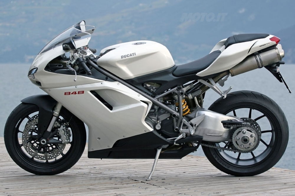 DUCATI 848