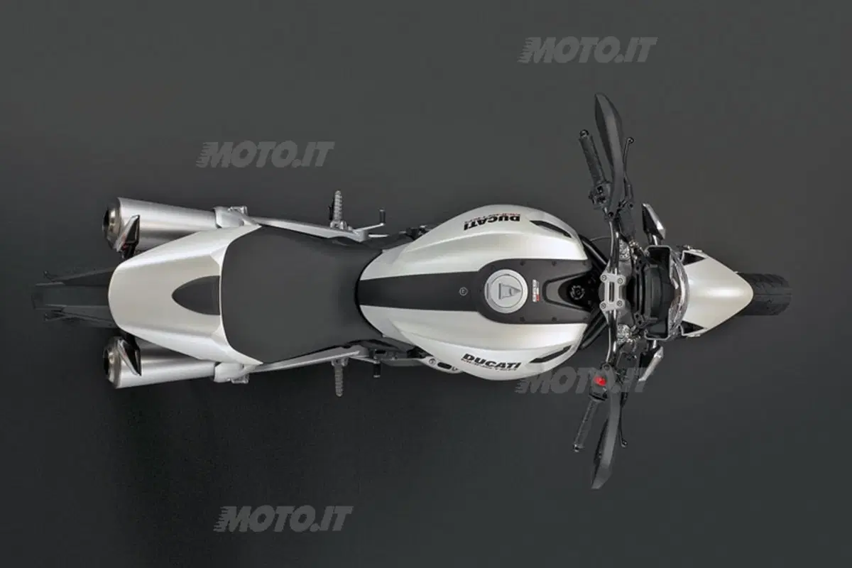 DUCATI Monster 696 (4)