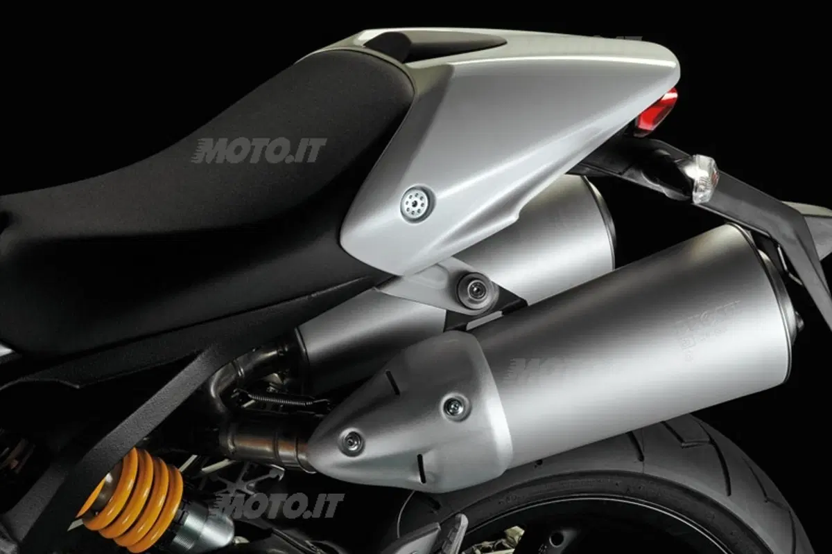 DUCATI Monster 696 (6)