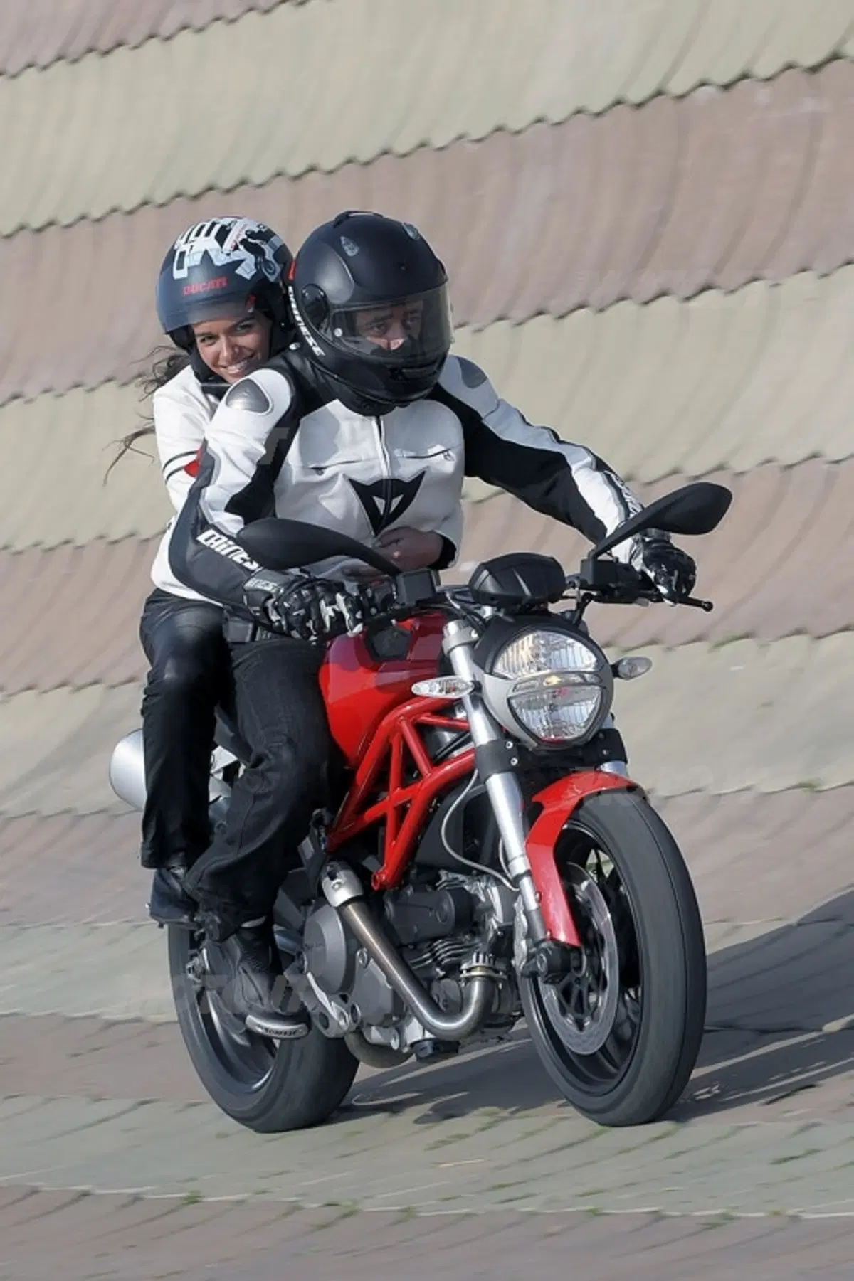DUCATI Monster 696 (16)