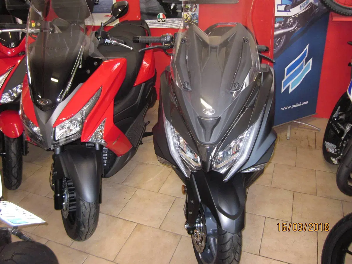 Kymco AK 550 ETS (2021 - 26) (11)