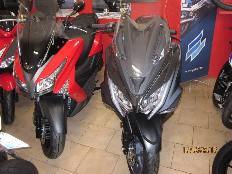Kymco AK 550 ETS (2021 - 26) (11)