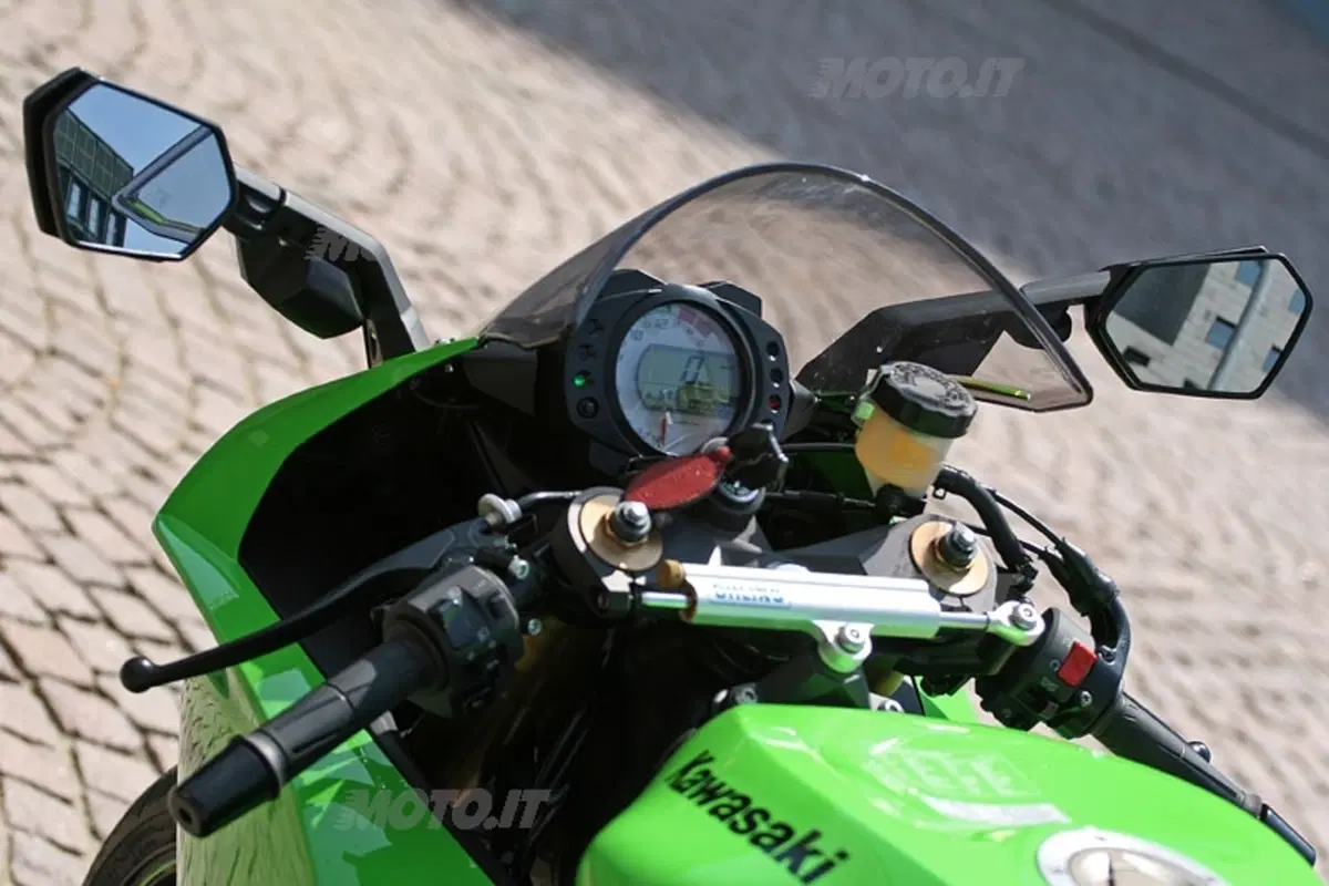 KAWASAKI Ninja ZX-10R (6)