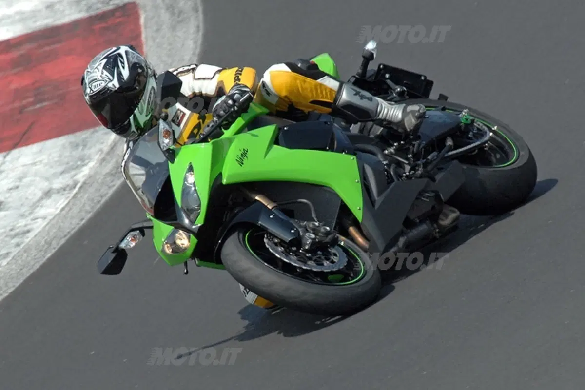 KAWASAKI Ninja ZX-10R (9)