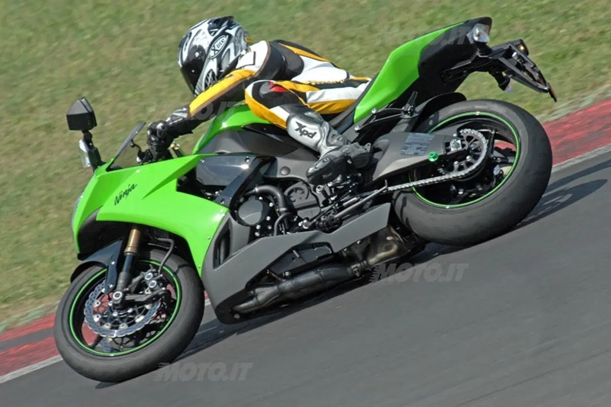 KAWASAKI Ninja ZX-10R (10)