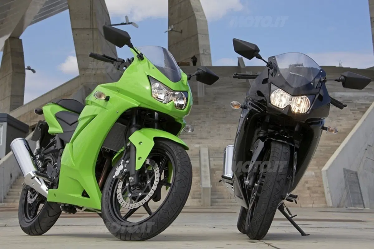 KAWASAKI Ninja 250R (2)
