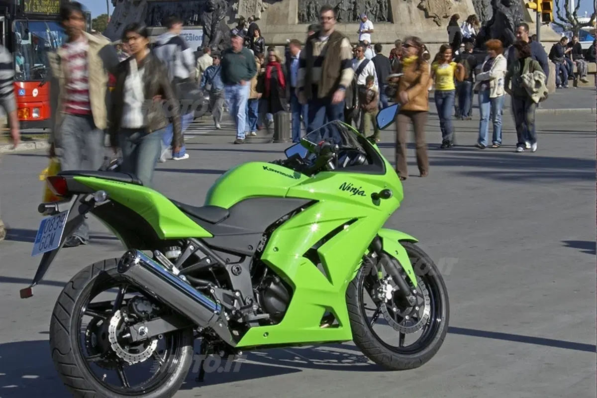 KAWASAKI Ninja 250R (4)