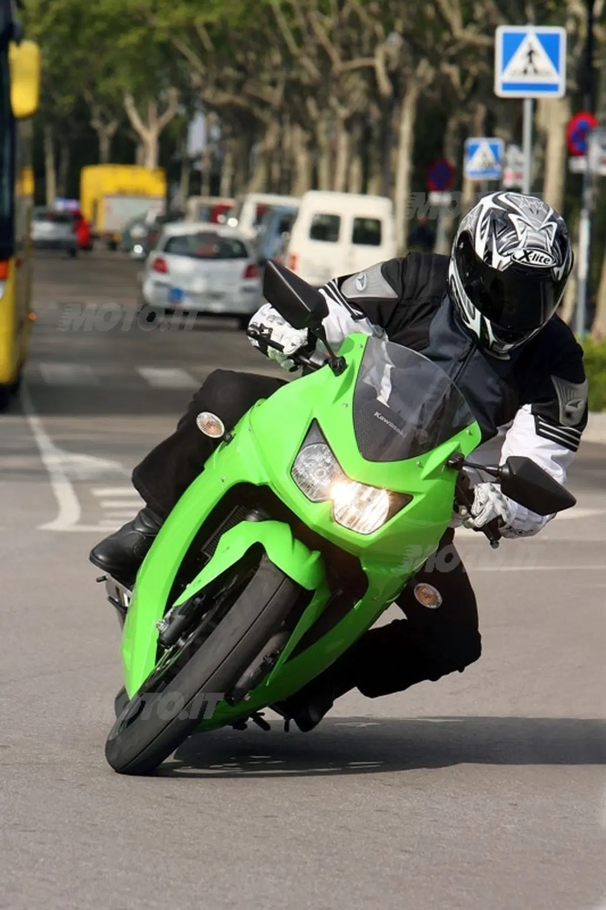 KAWASAKI Ninja 250R (14)