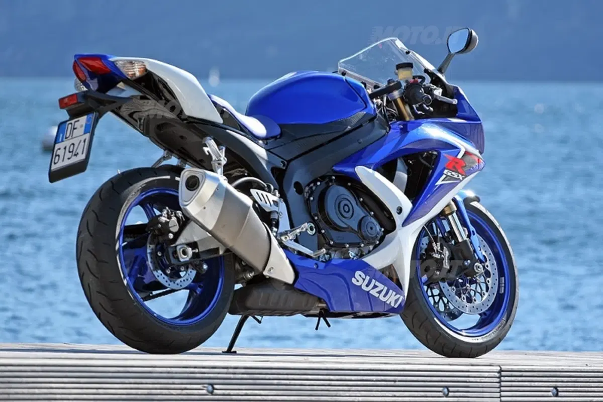 SUZUKI GSX-R 600 K8 (2)