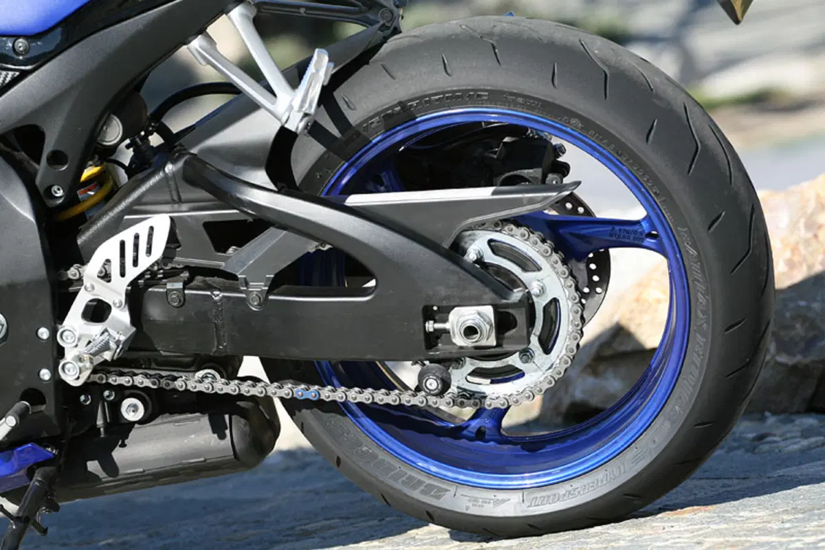 SUZUKI GSX-R 600 K8 (7)